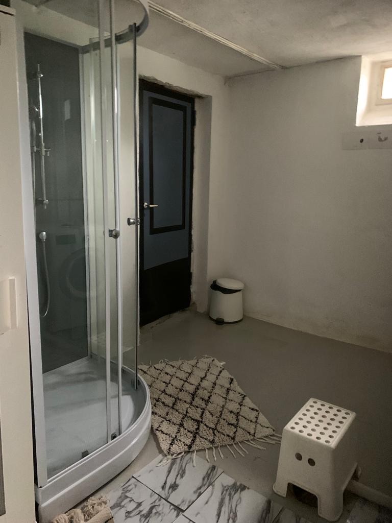 Bad i kjeller Galleribilde