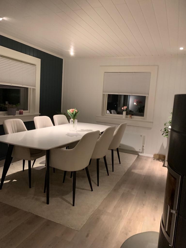 Pen spisestue - vedovn Galleribilde