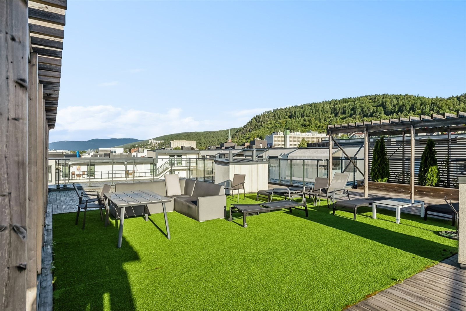 Herlig, felles takterrasse. Galleribilde