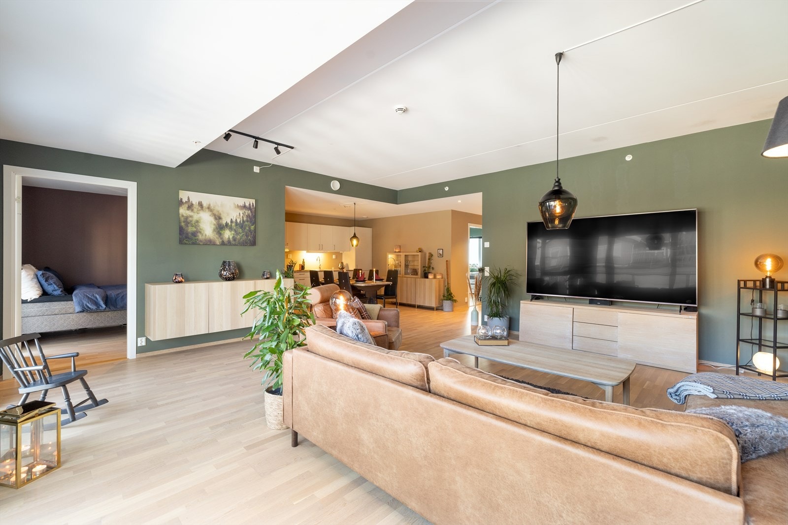 EiendomsMegler1 ved Thor Petter Curtis Mælandsmo presenterer Breviksvegen 289! Galleribilde