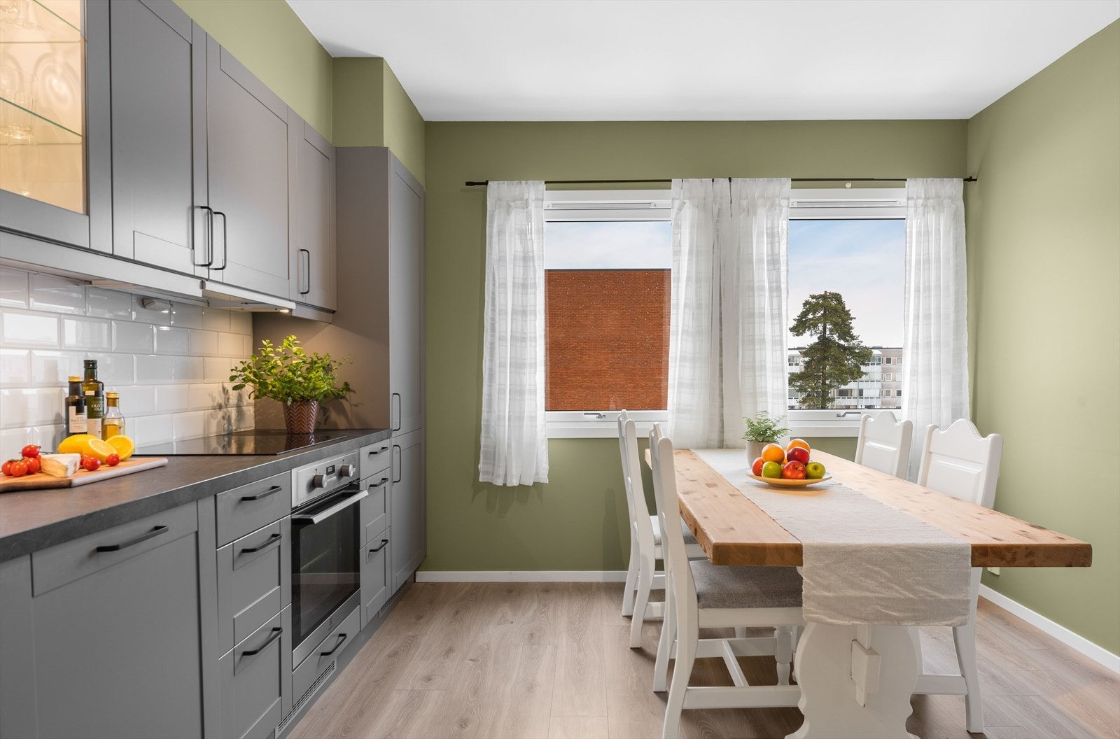 God plass til spisebord. Galleribilde