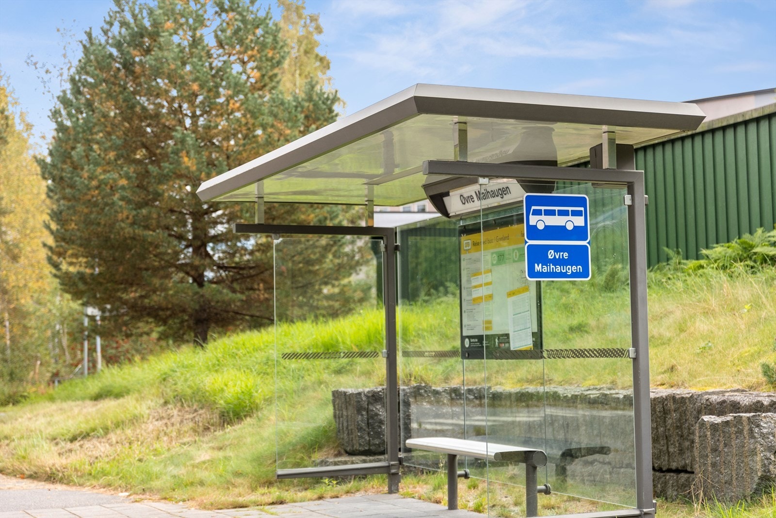 Gode bussforbindelser like ved. Galleribilde