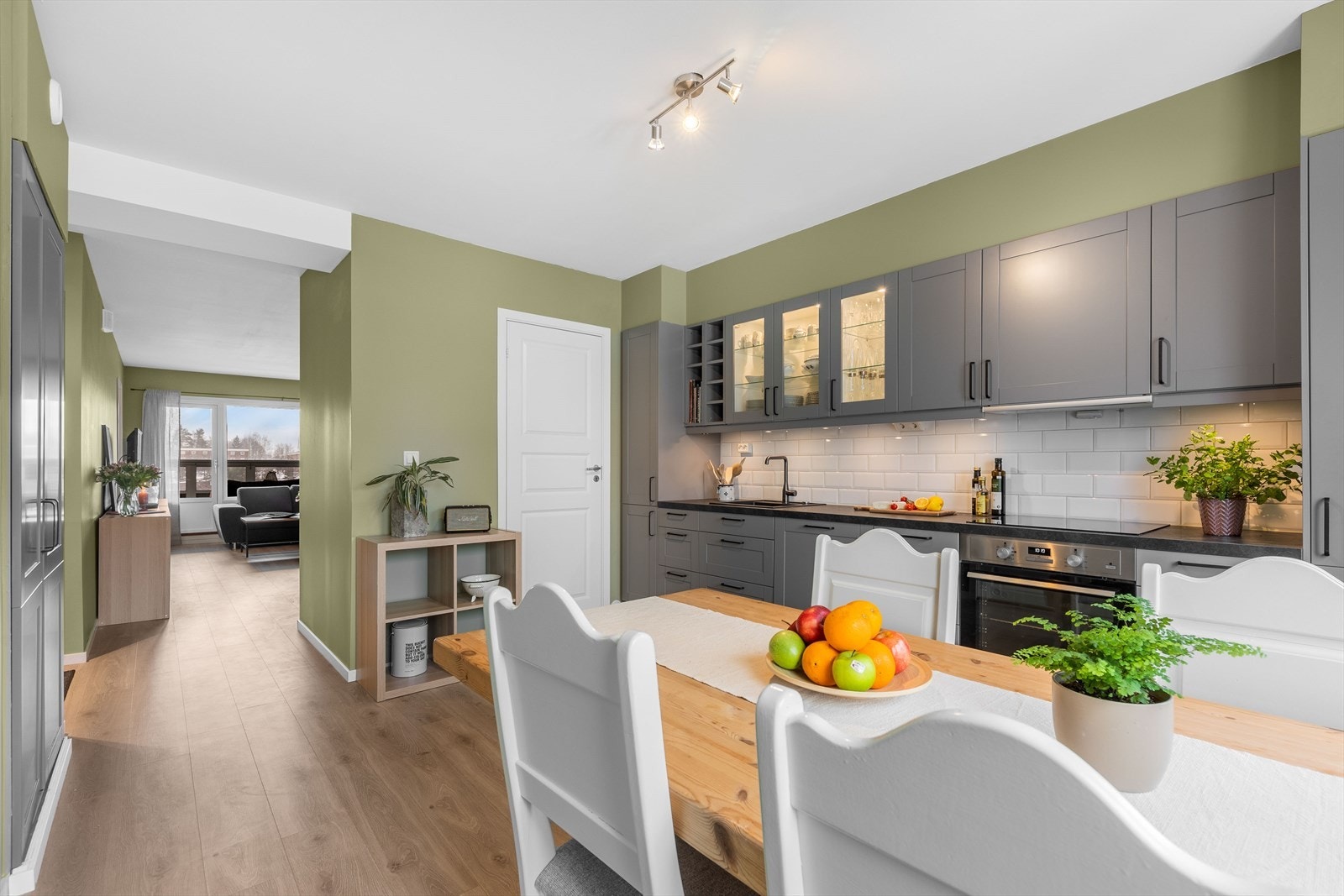 Smakfullt kjøkken fra 2022. Galleribilde