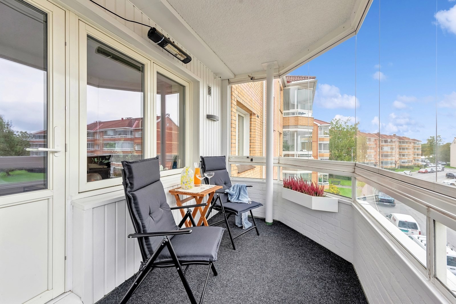 Balkongen har god plass til hyggelig lounge-/sittegruppe. Galleribilde