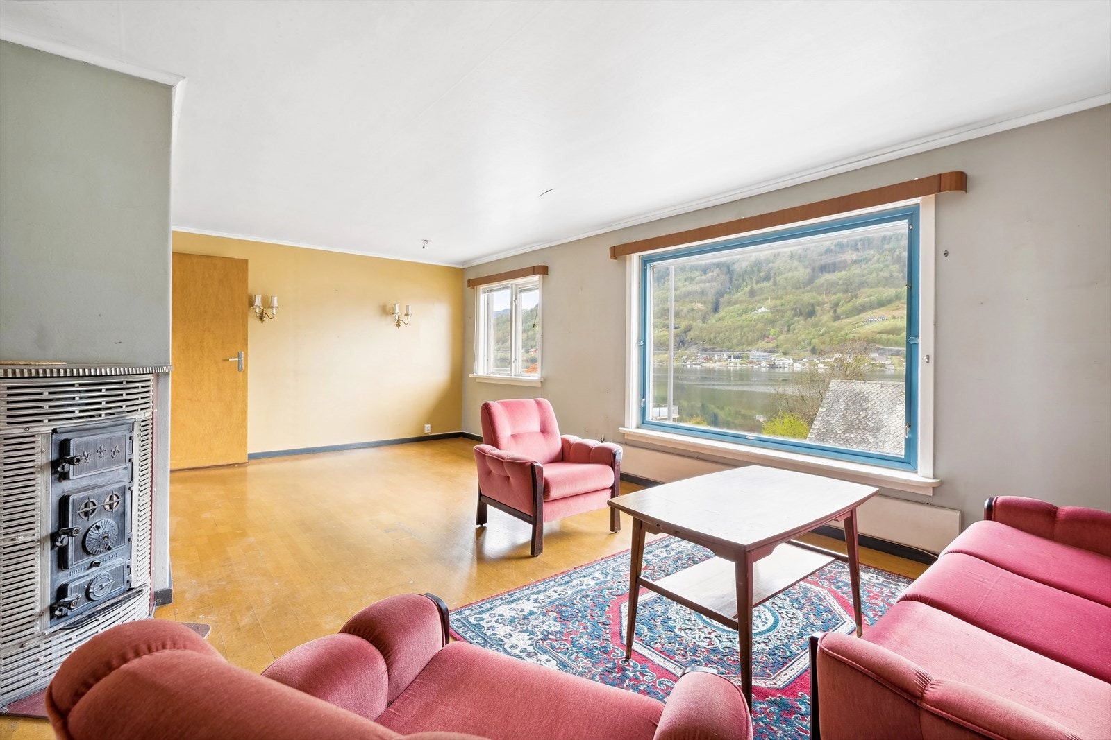 Stuen er vendt mot den flotte utsikten Galleribilde