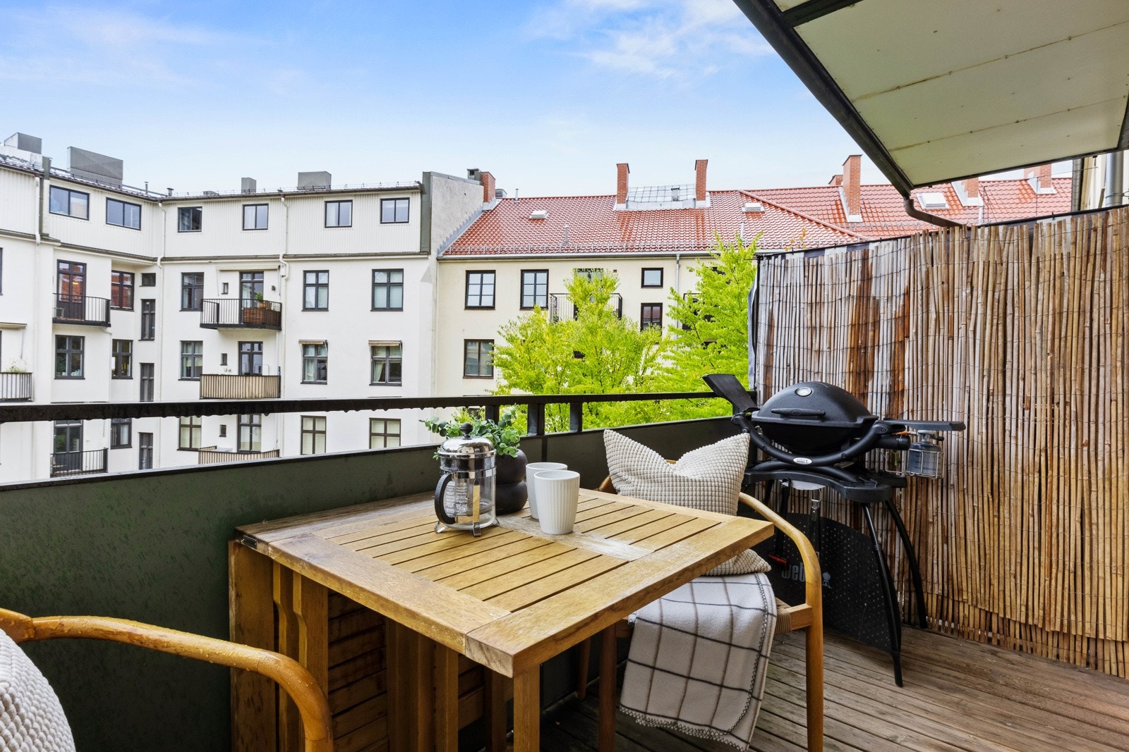 Her er det plass til ulike møbleringsalternativer, som for eksempel sittegruppe og grill. Galleribilde