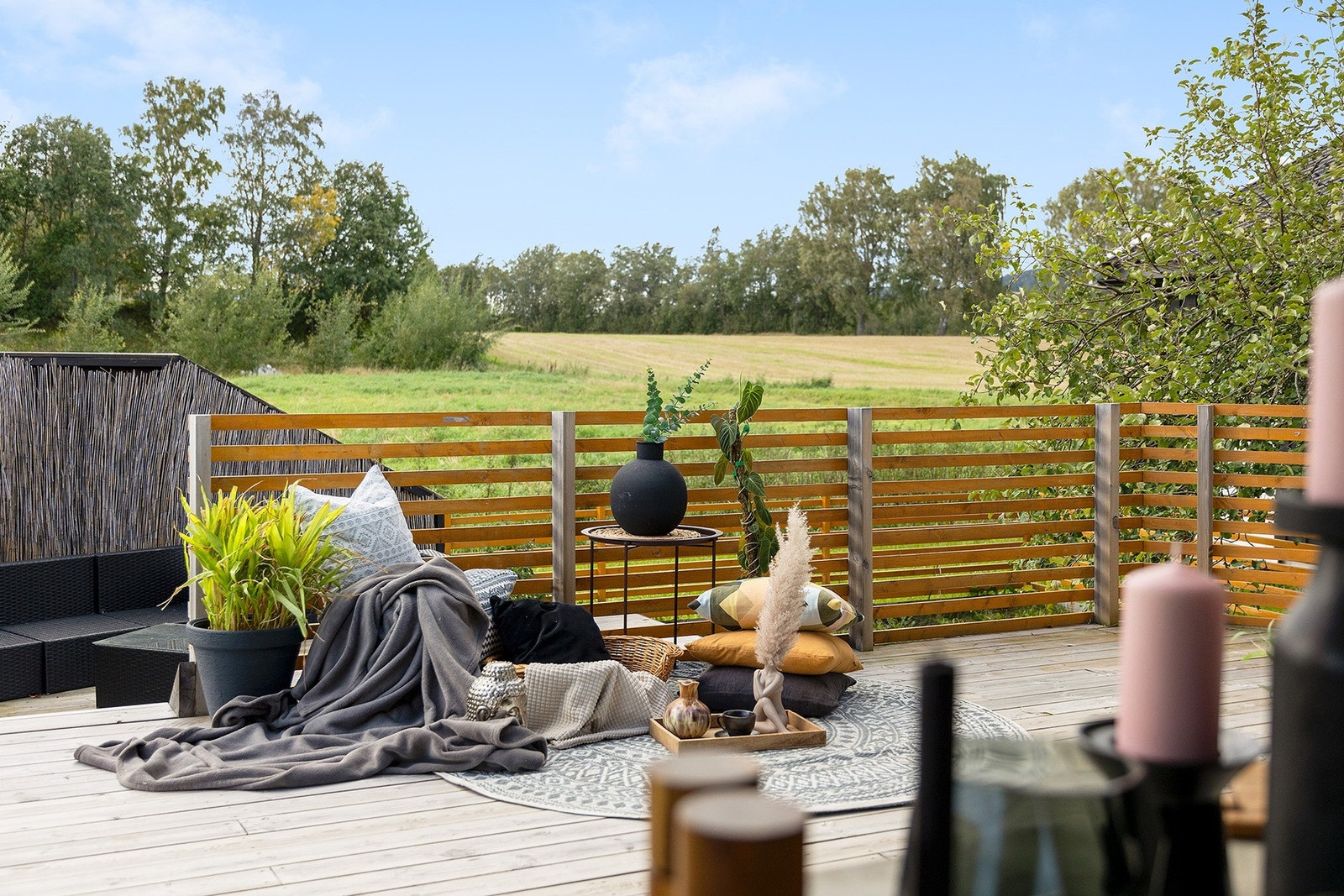 Eiendommen er omkranset av natur og har ingen innsyn. Galleribilde