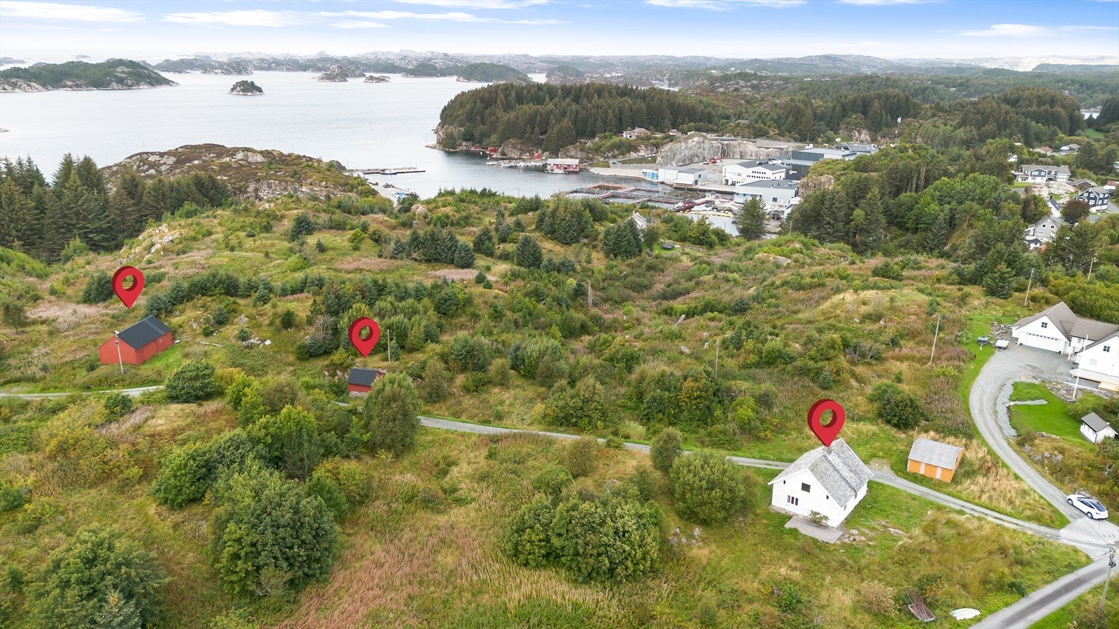 Velkommen til Perarekkjet 27 - Beliggende i rolige og landlige omgivelser, ca. 4 km sør for sentrum på Bremnes Galleribilde
