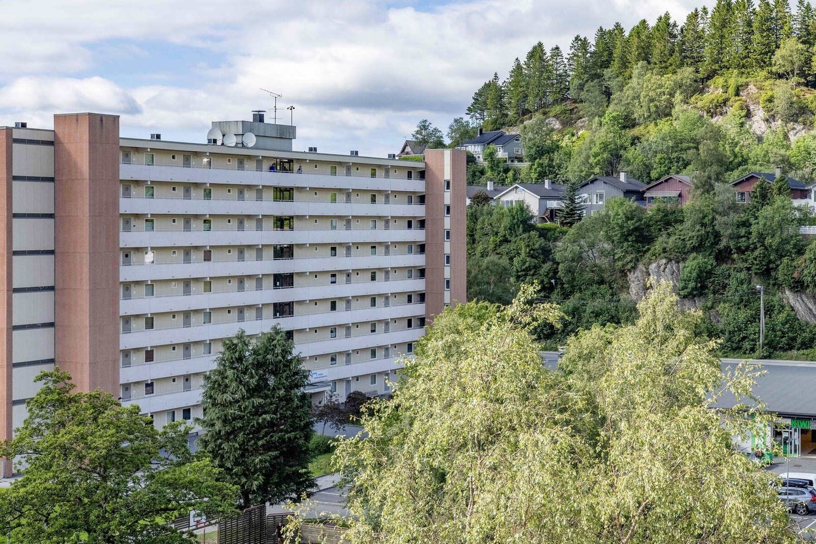 Leiligheten er i attraktive Toppe borettslag med nærhet til butikk, treningssenter og hyppige kollektivavganger Galleribilde