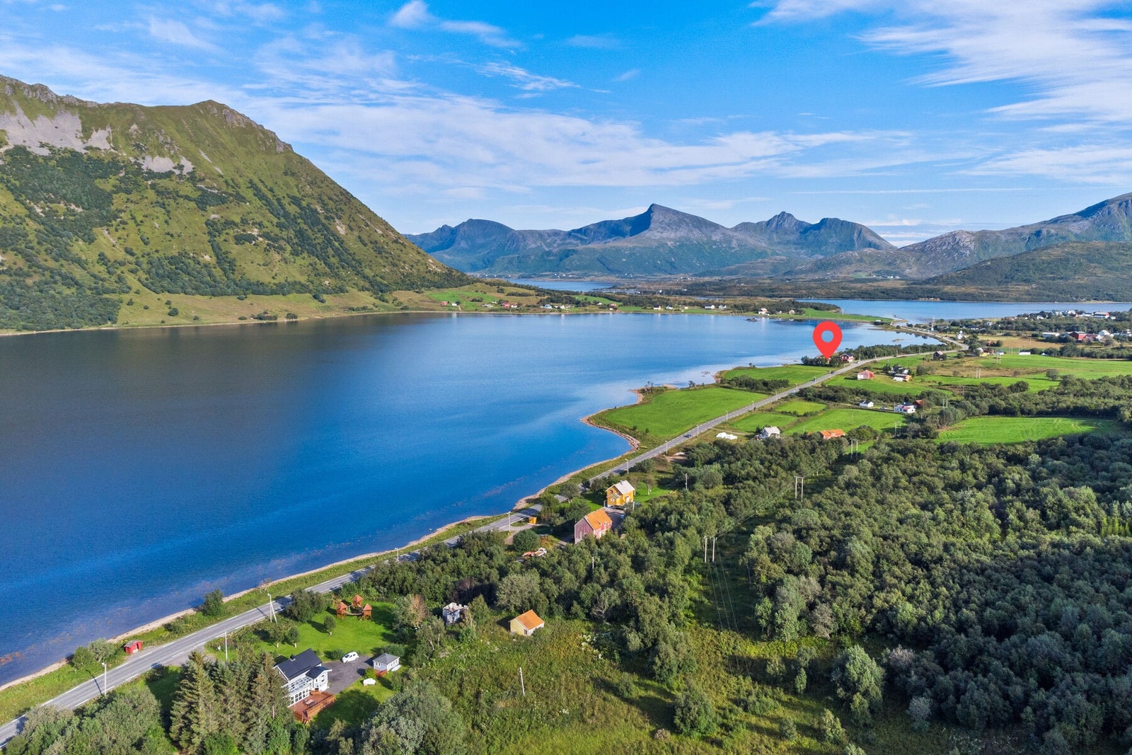 Velkommen til Knutstadveien 340 - Presentert av EiendomsMegler 1 Lofoten. Galleribilde