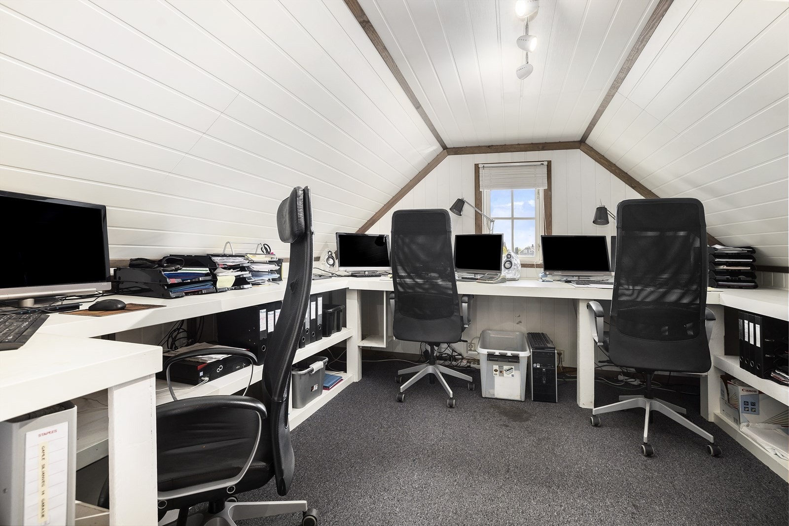 Innredet loft over garasje Galleribilde