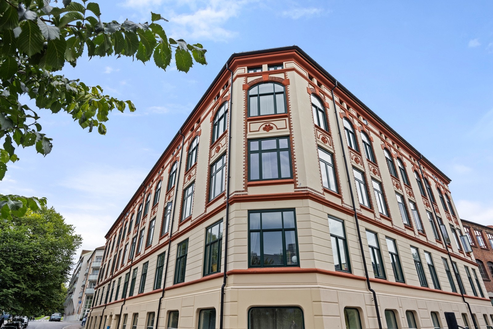 Senere har bygningen huset kontorer, før den i 2008 ble innredet til leiligheter. Galleribilde