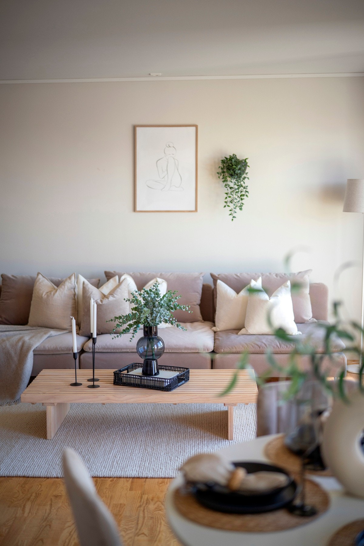 Egen parkeringsplass og ekstern bod i parkeringsanlegg. Mulig å installere el-bil lader Galleribilde