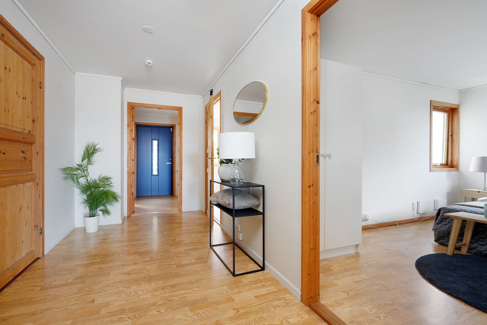 Romslig gang Galleribilde