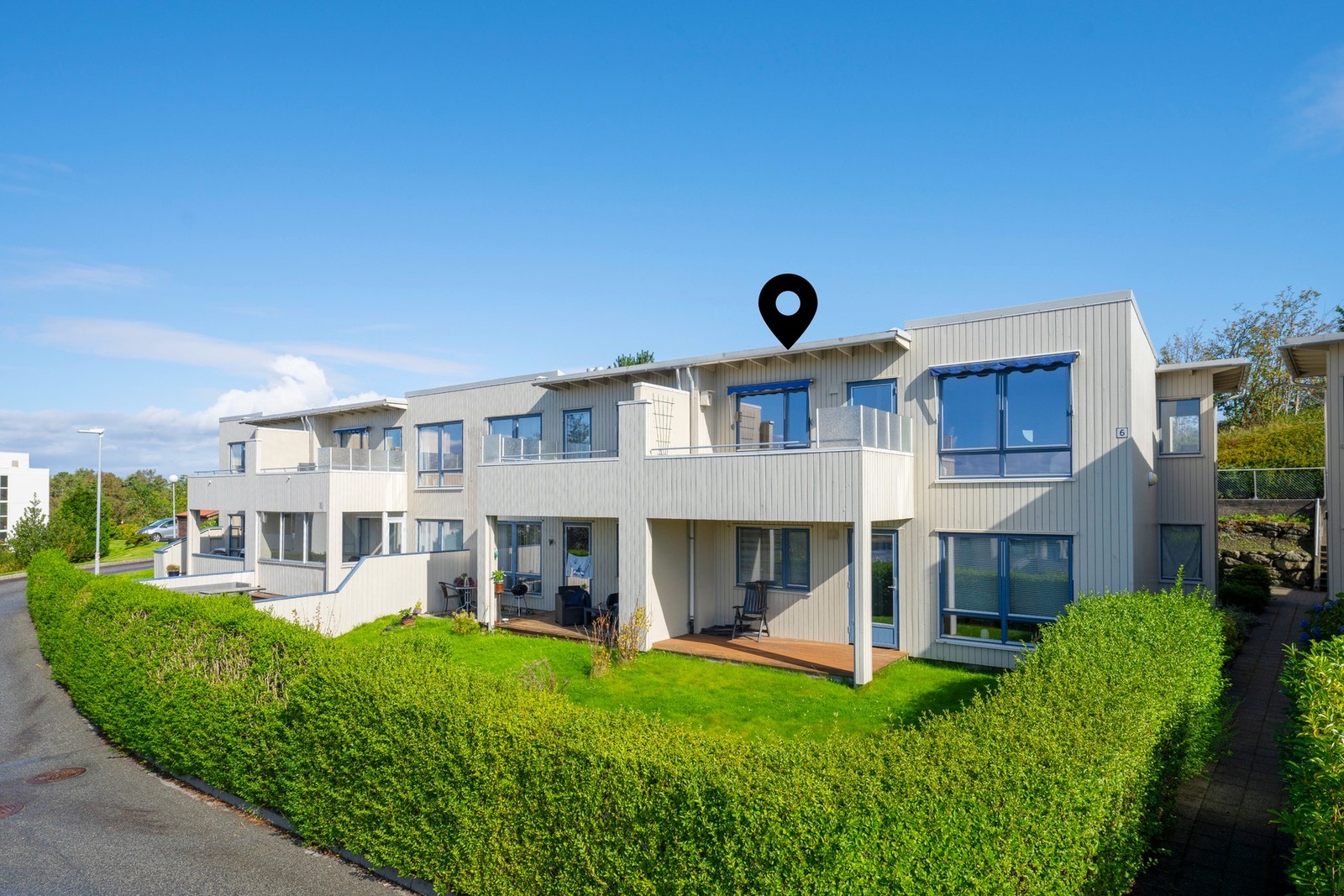 Stor 4-roms rekkehusleilighet i øverste rekke med flott utsikt. Galleribilde