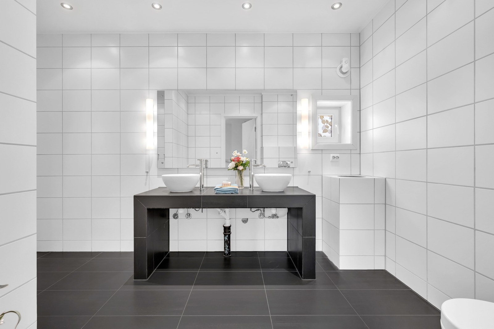 Pent baderom fra byggeår. Galleribilde