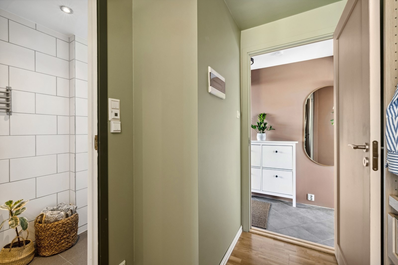 Videre er det adkomst til badet. Galleribilde
