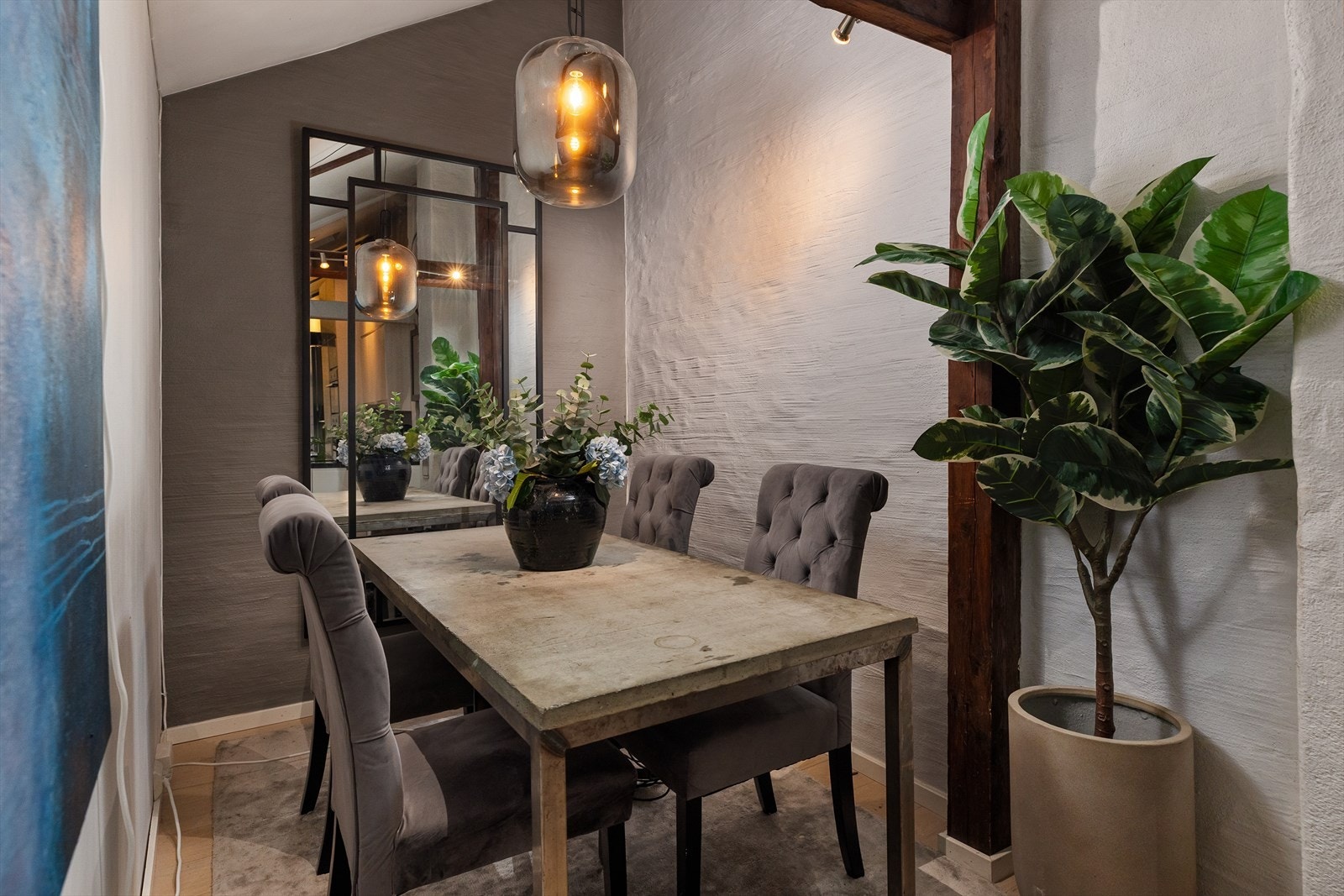 Hyggelig spisestue. Galleribilde