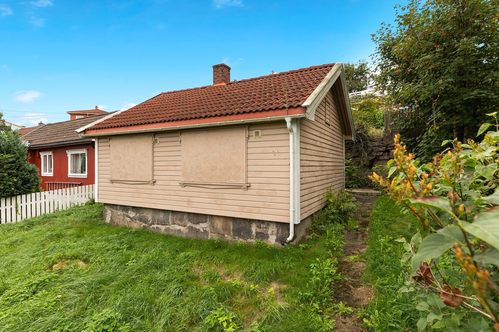 Tomten er på ca. 212m2 og er festet. Galleribilde