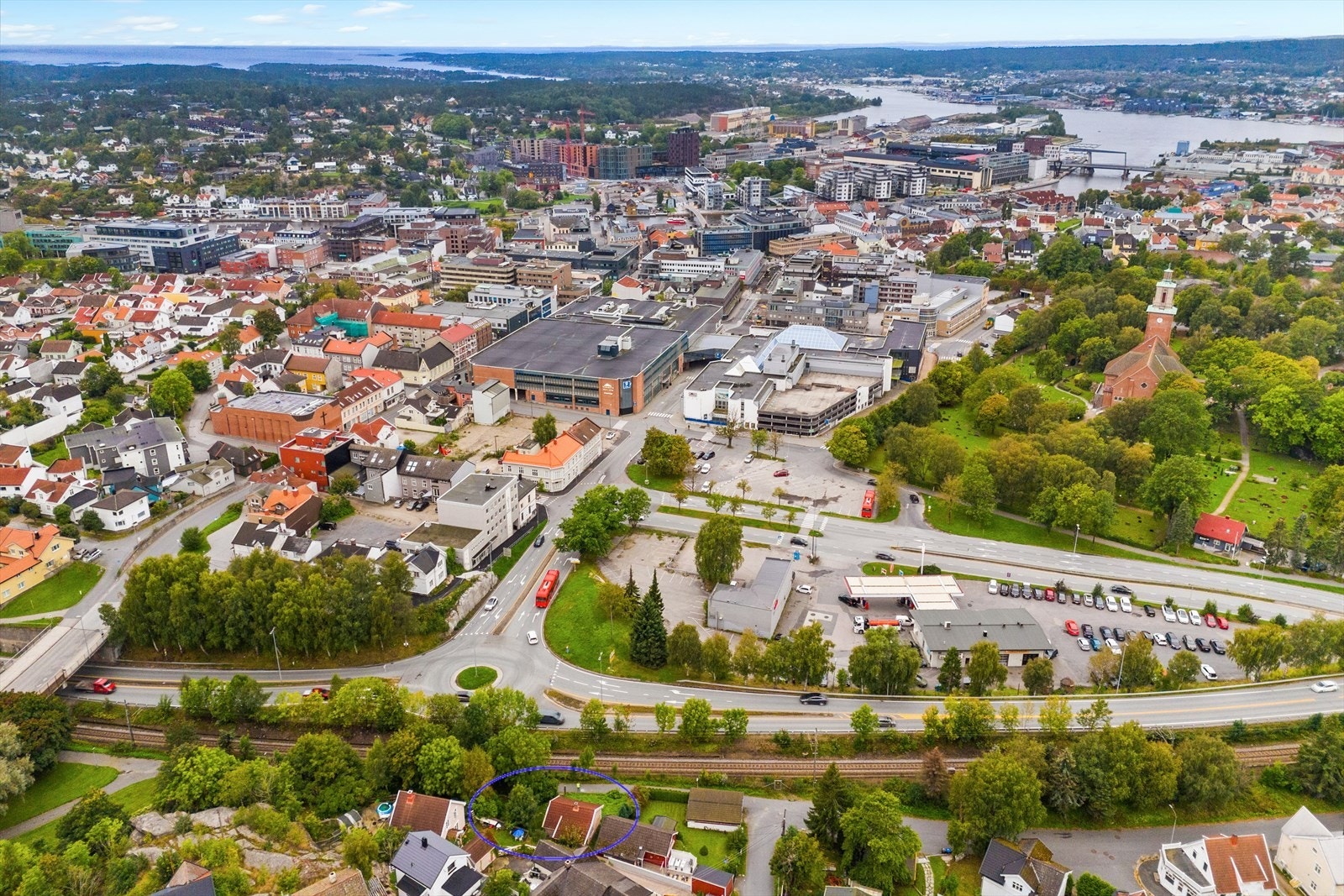 Sentral beliggenhet rett ved Fredrikstad sentrum, buss- og jernbanestasjon Galleribilde