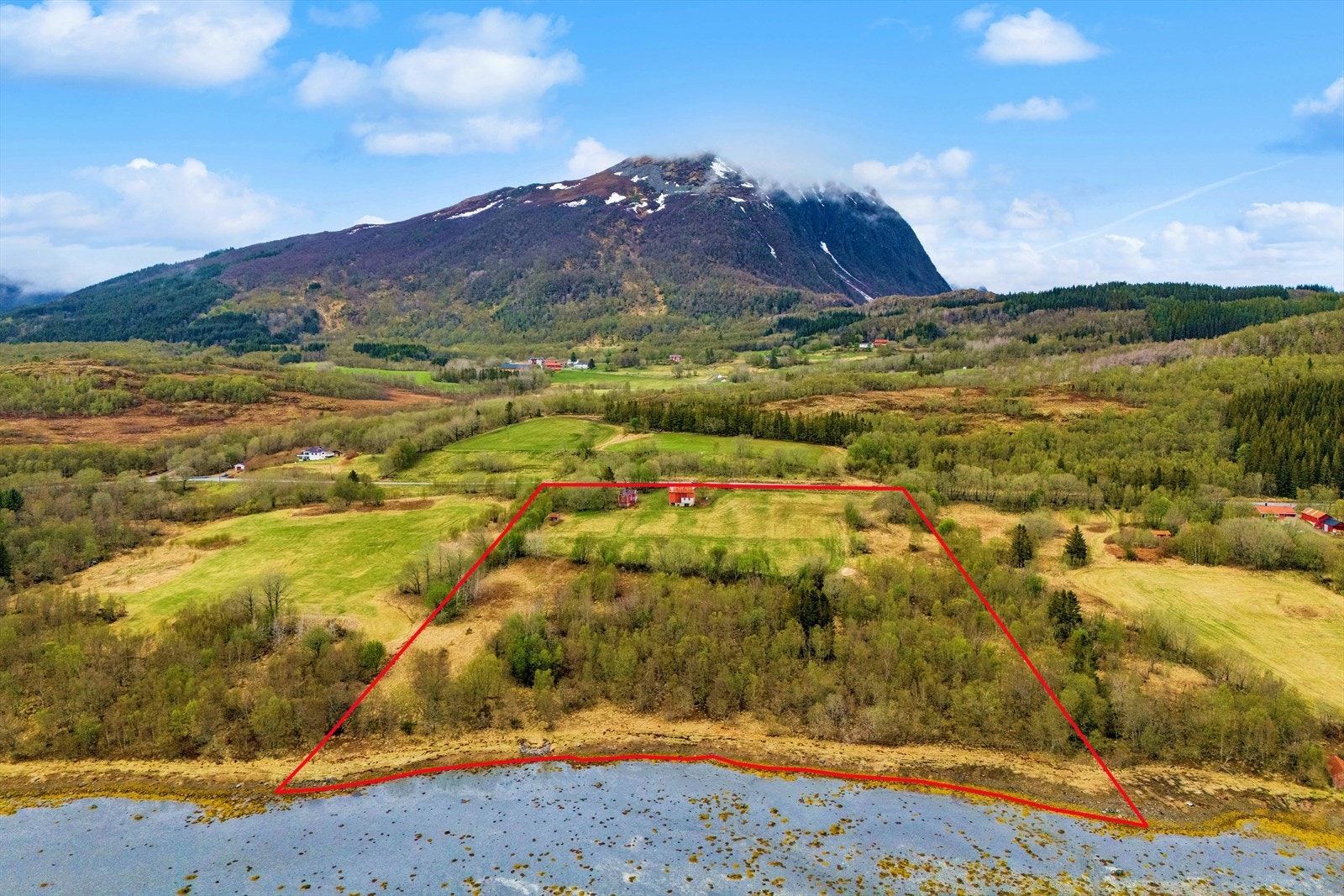 Bli kjent med Engeløyveien 682 og 684 - Presentert av Simon Fjordholm v/ DNB Eiendom! Galleribilde