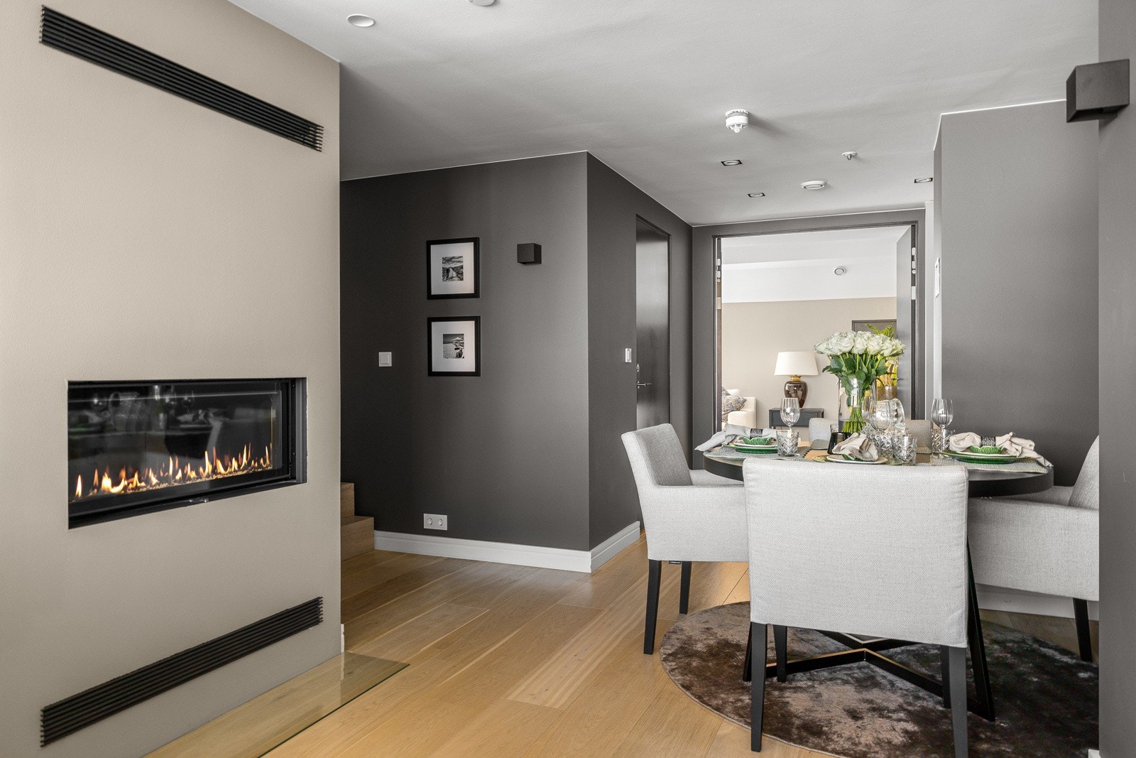 Flott peis som gir karakter til rommet og sørger for en hyggelig atmosfære. Galleribilde