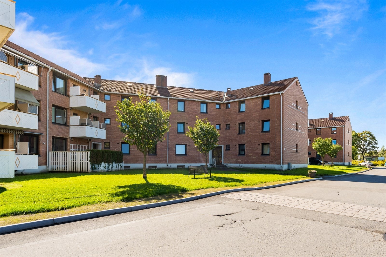 Leiligheten ligger stille og rolig til i en blindgate. Galleribilde