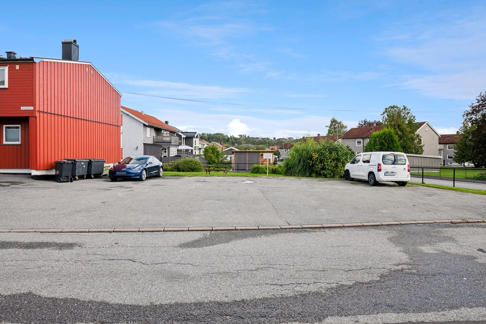 Godt med gjesteparkering Galleribilde