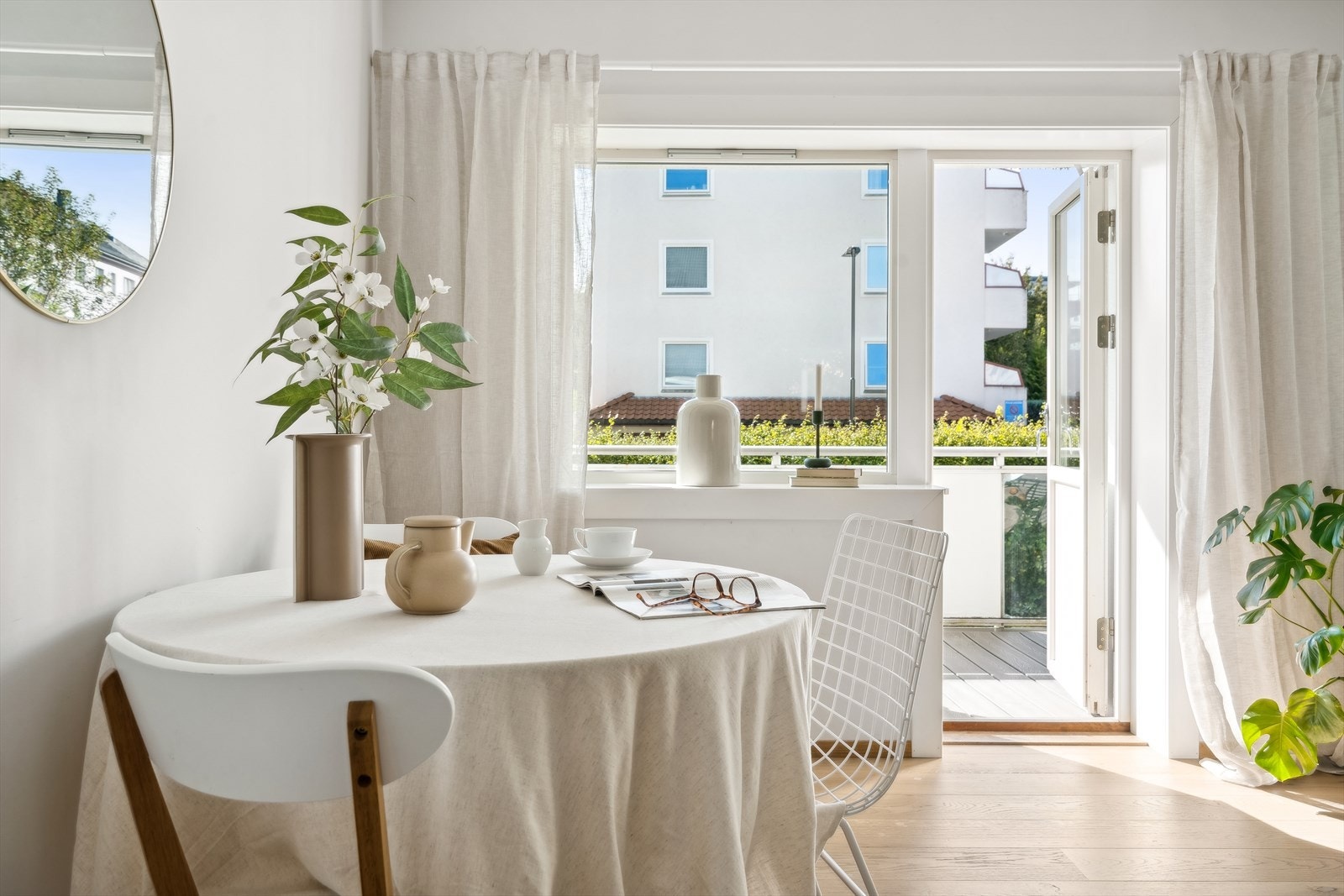 Stuen er stor og det er god plass til møblering. Galleribilde