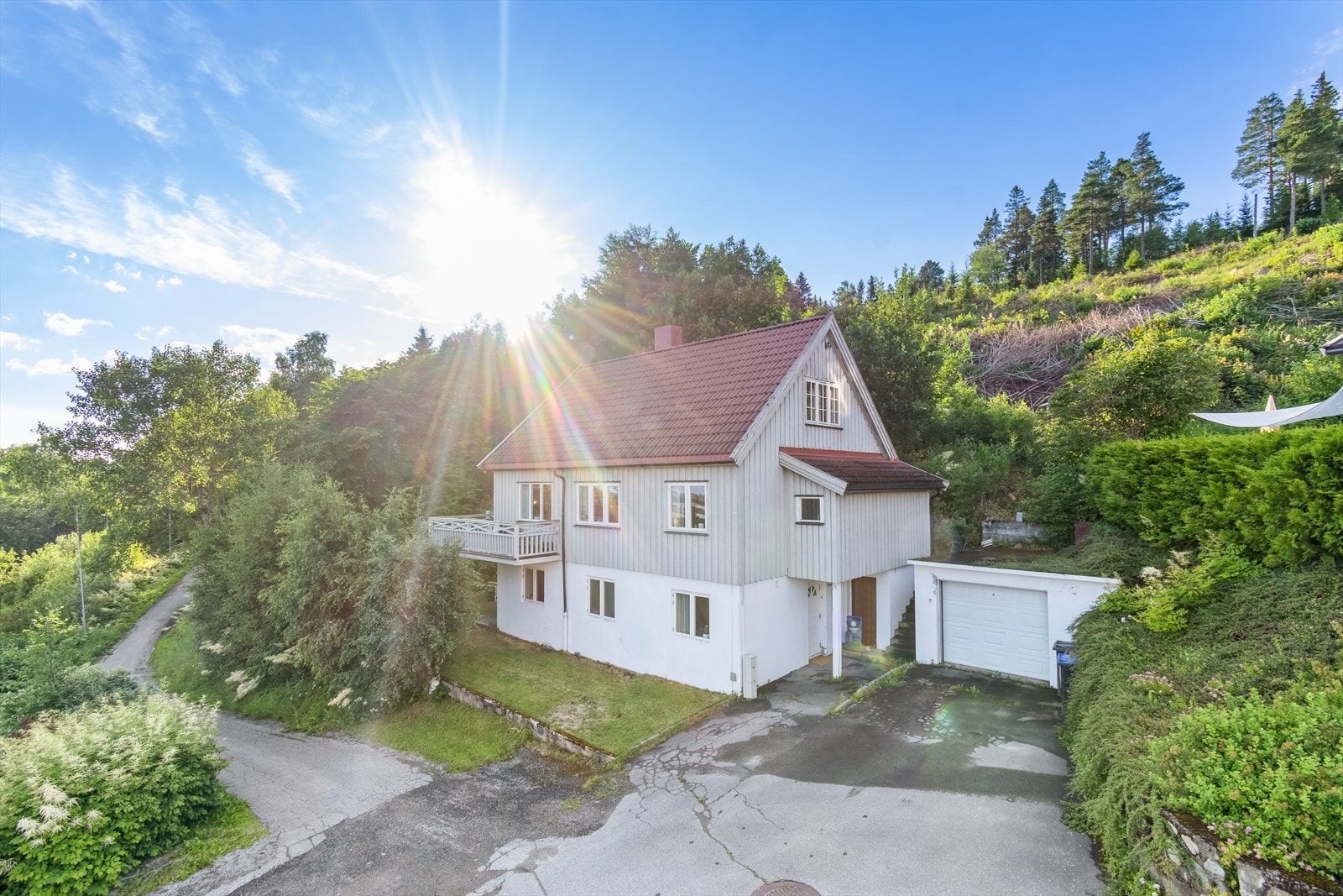 Velkommen til Åsvegen 72 - en flott enebolig med en attraktiv beliggenhet på Heggesåsen Galleribilde