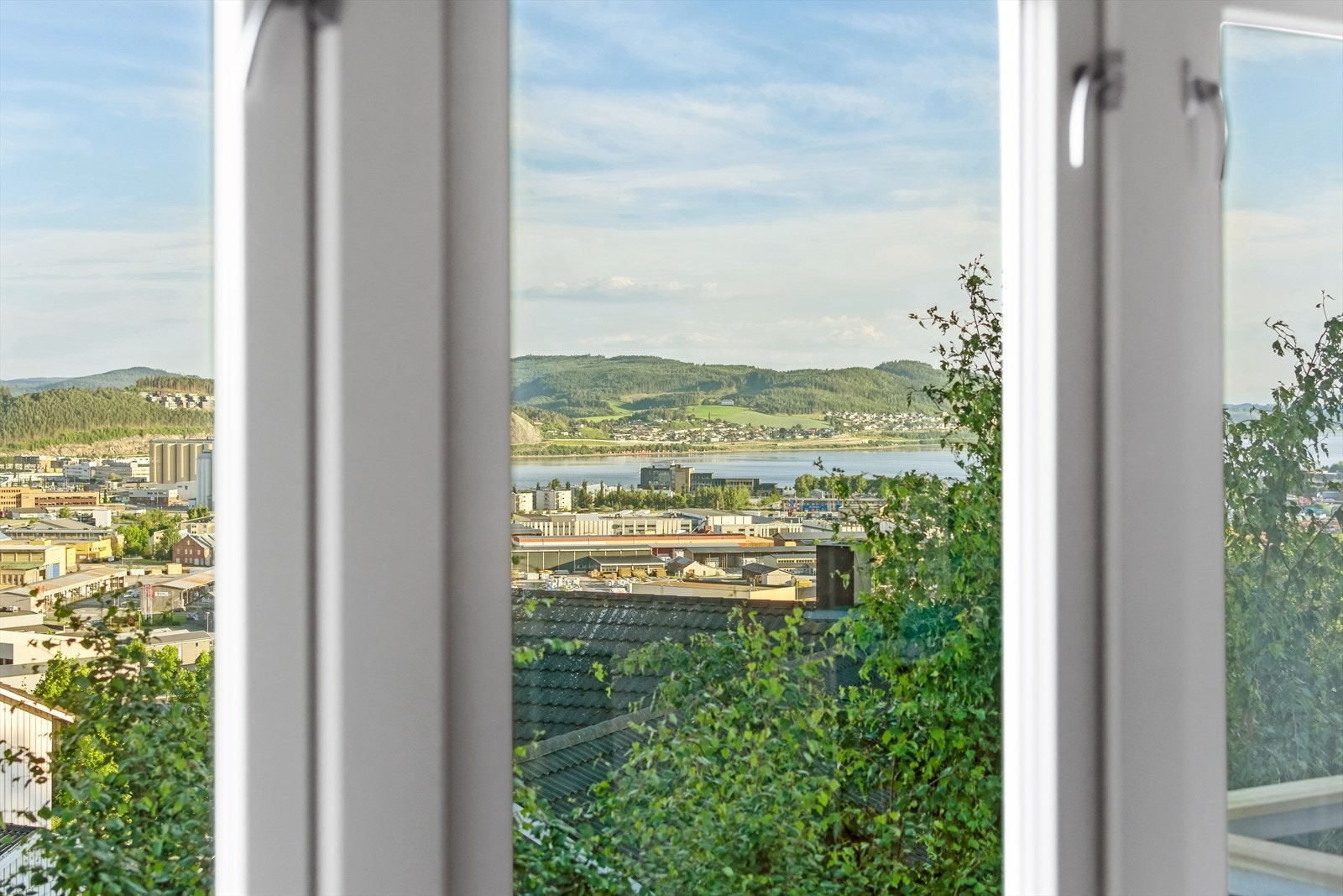 Fra stuevinduene vil man ha flott utsikt mot Steinkjer sentrum Galleribilde