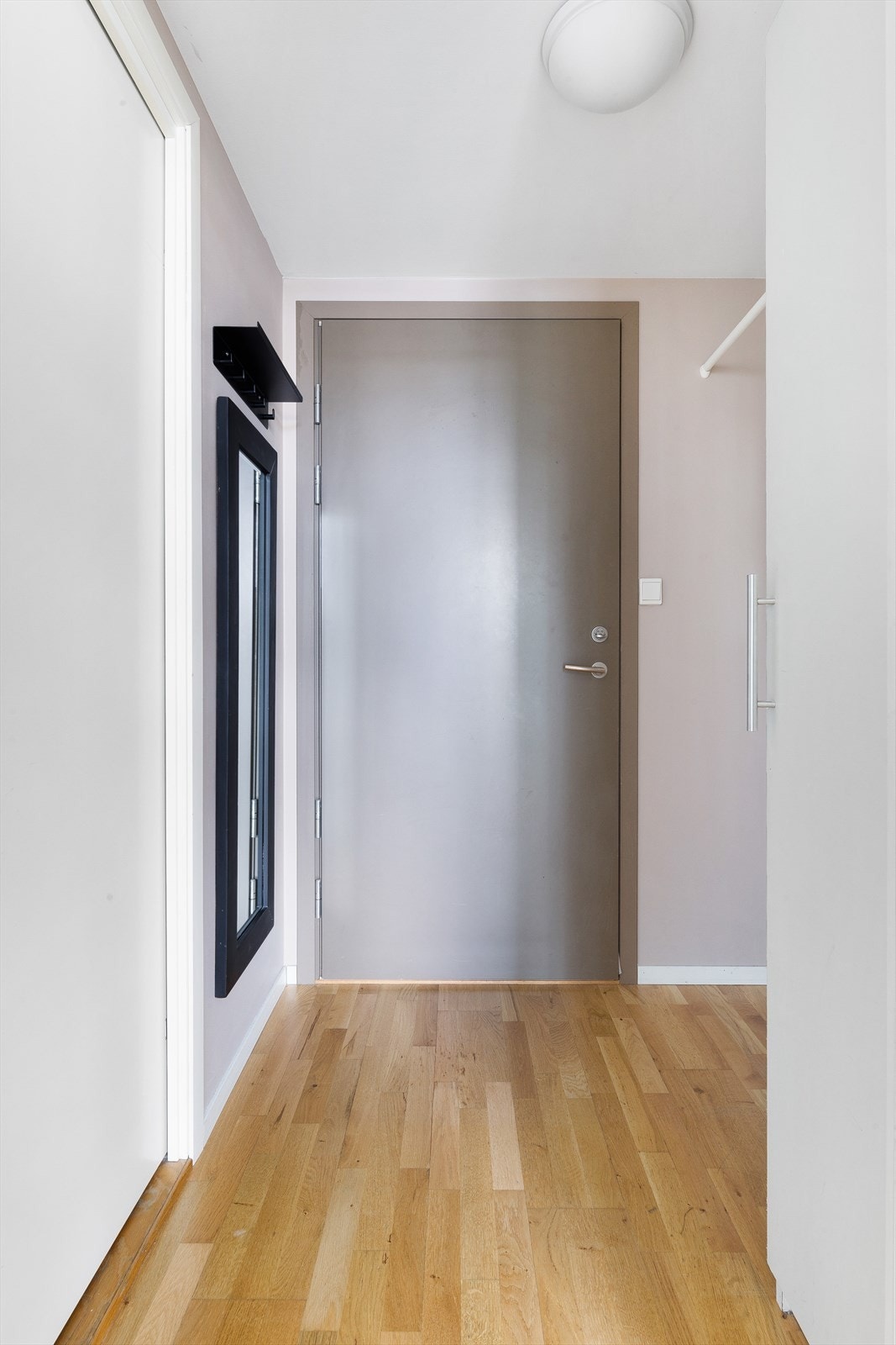 Fra fellesarealene kommer man inn i en hyggelig entré Galleribilde