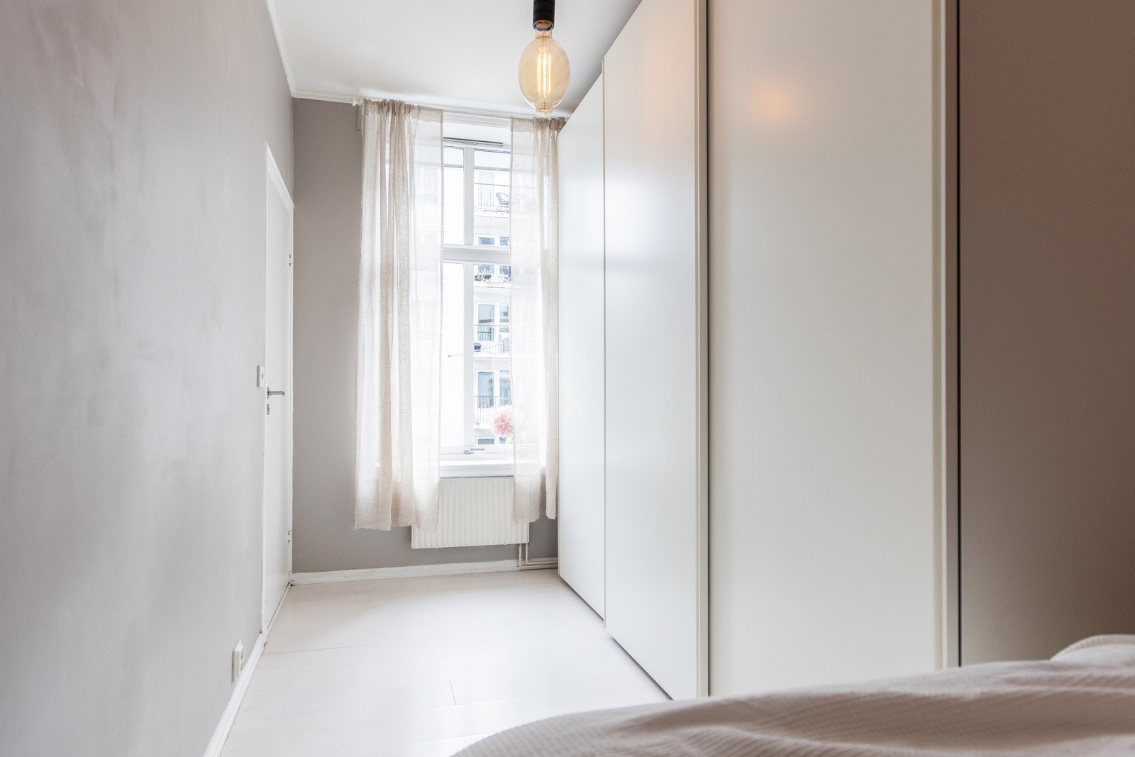 Eksklusiv garderobe fra Poliform. Galleribilde