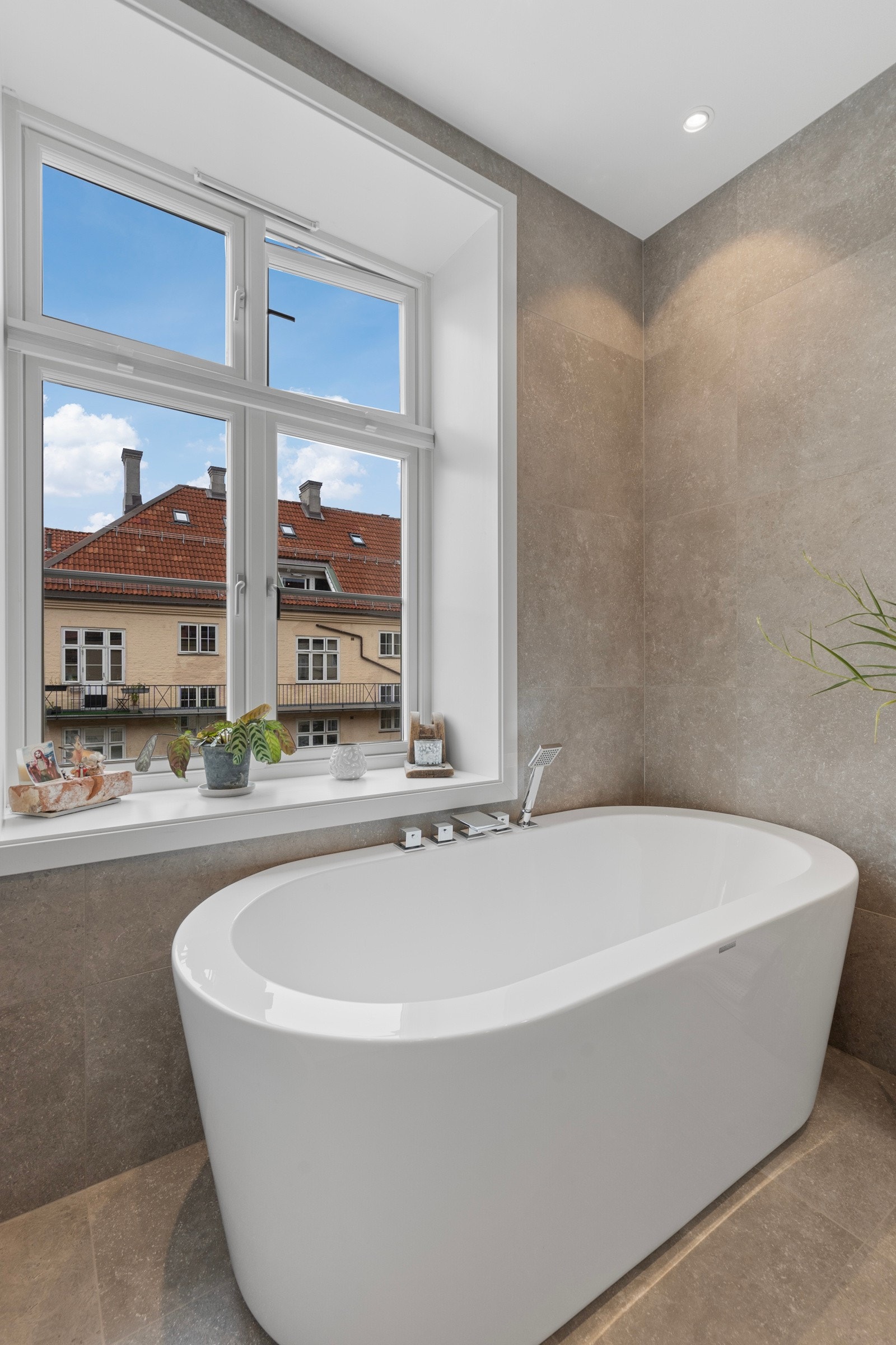 Bad med badekar. Galleribilde