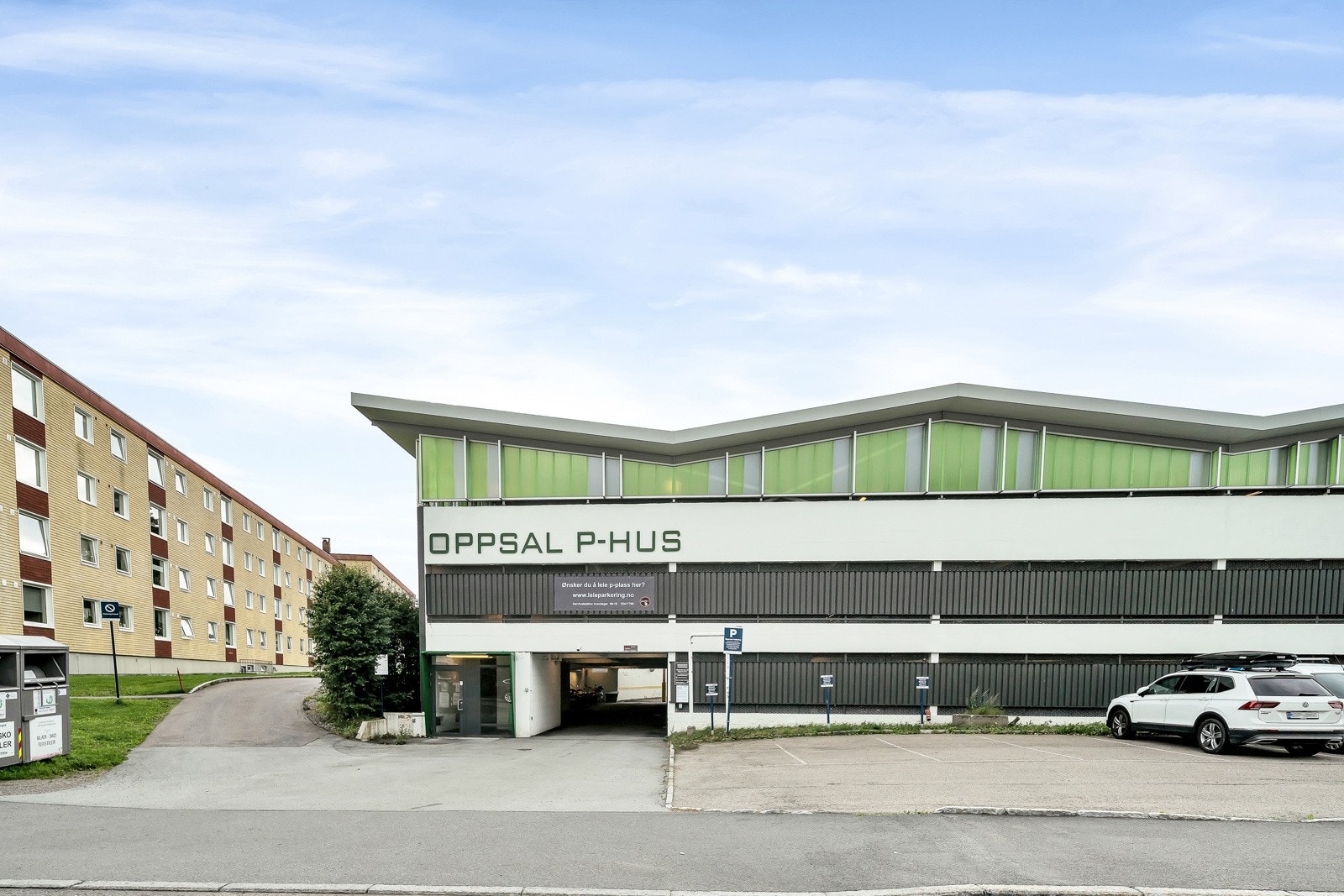 Borettslaget har 165 biloppstillingsplasser med lademulighet som leies ut etter ventelisteprinsippet. Oppsal P-hus ligger 2 min gange unna - med tidvis mulighet for leie av garasjeplass Galleribilde