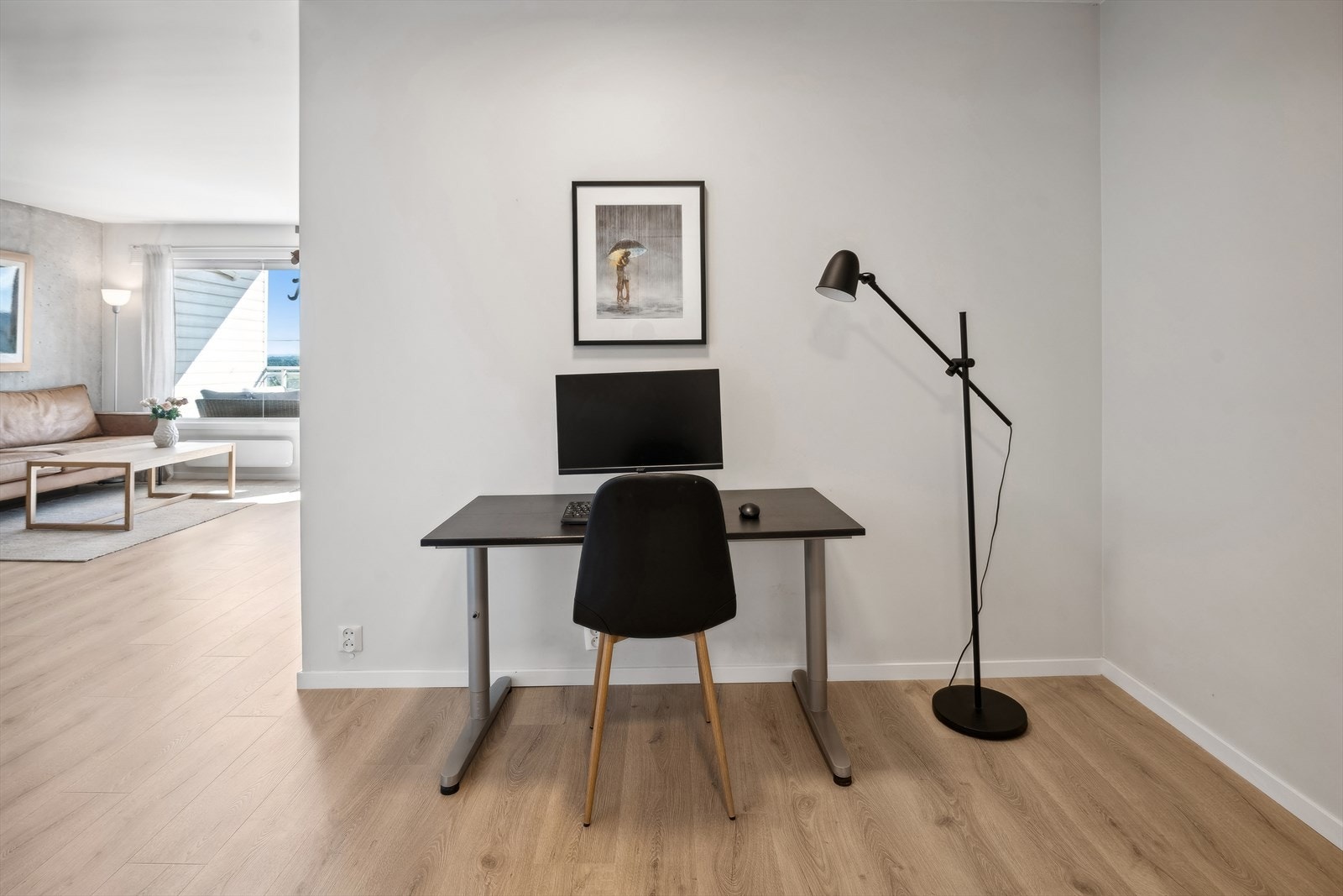 I entré er det også plass til hjemmekontoret. Galleribilde