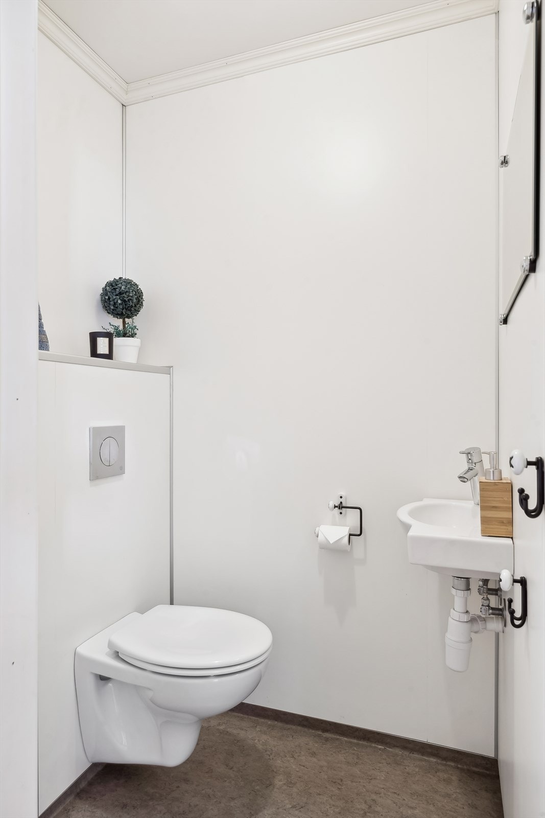 Gjestetoalett i 1. etasje Galleribilde