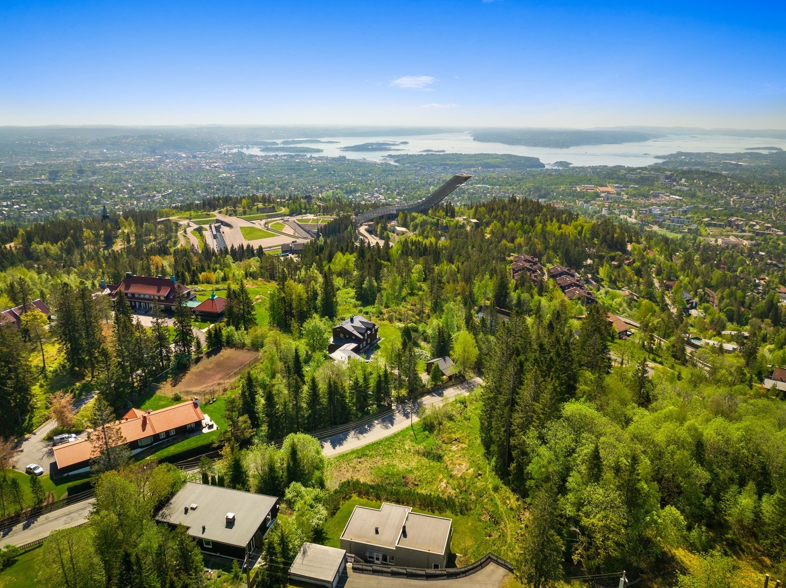 Her er du koblet direkte mot marka, med utmerkede turmuligheter året Galleribilde