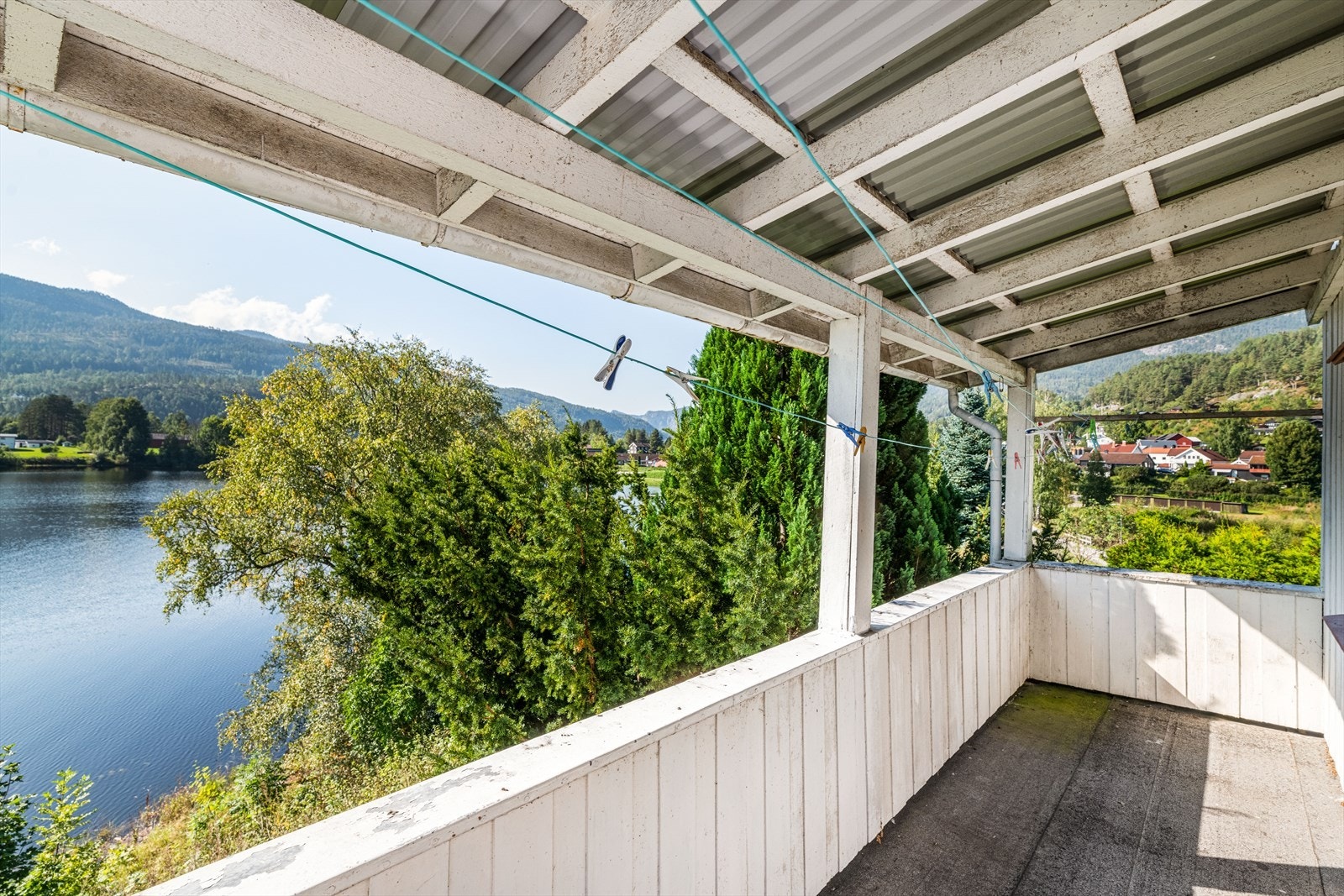 Eiendommen har strandlinje på ca 80 m. Galleribilde