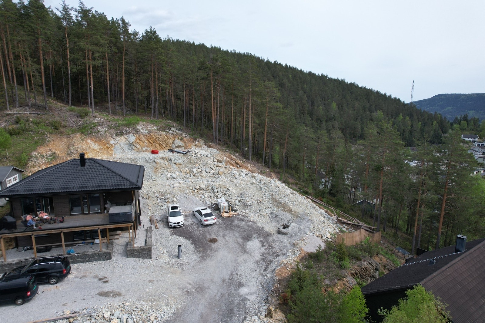 Tomten er sprengt ut og grovplanert Galleribilde