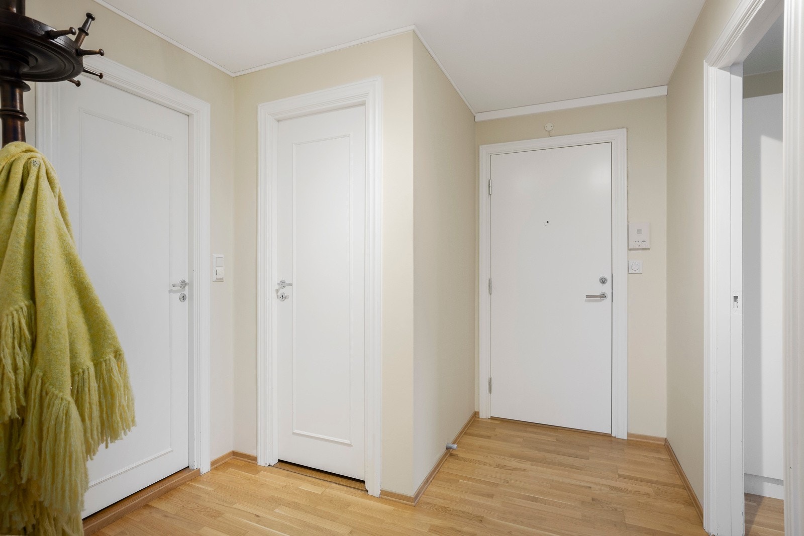 Entreen er et hyggelig rom å komme hjem til og gir et representativt inntrykk av hva som venter lengre inn. Galleribilde