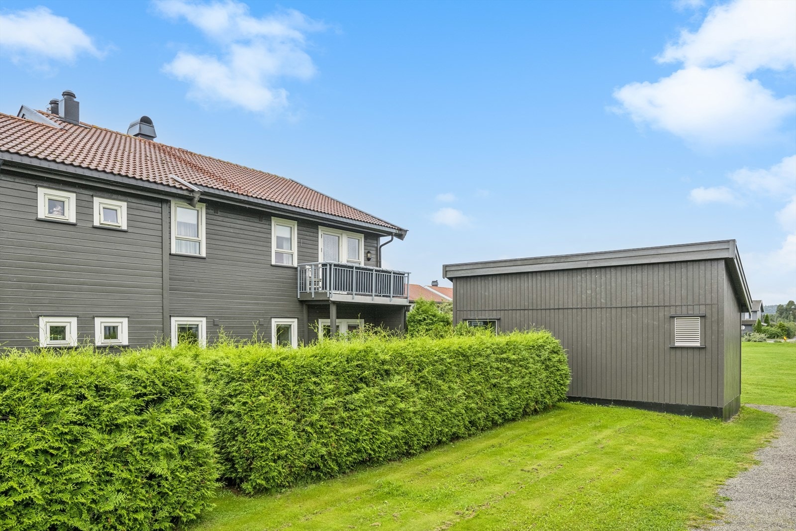 Boligens bakside. Galleribilde