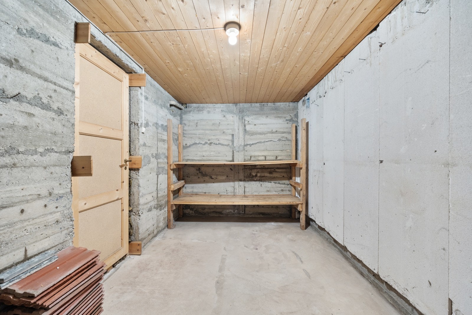 Innvendig adkomst fra garasjen. Galleribilde