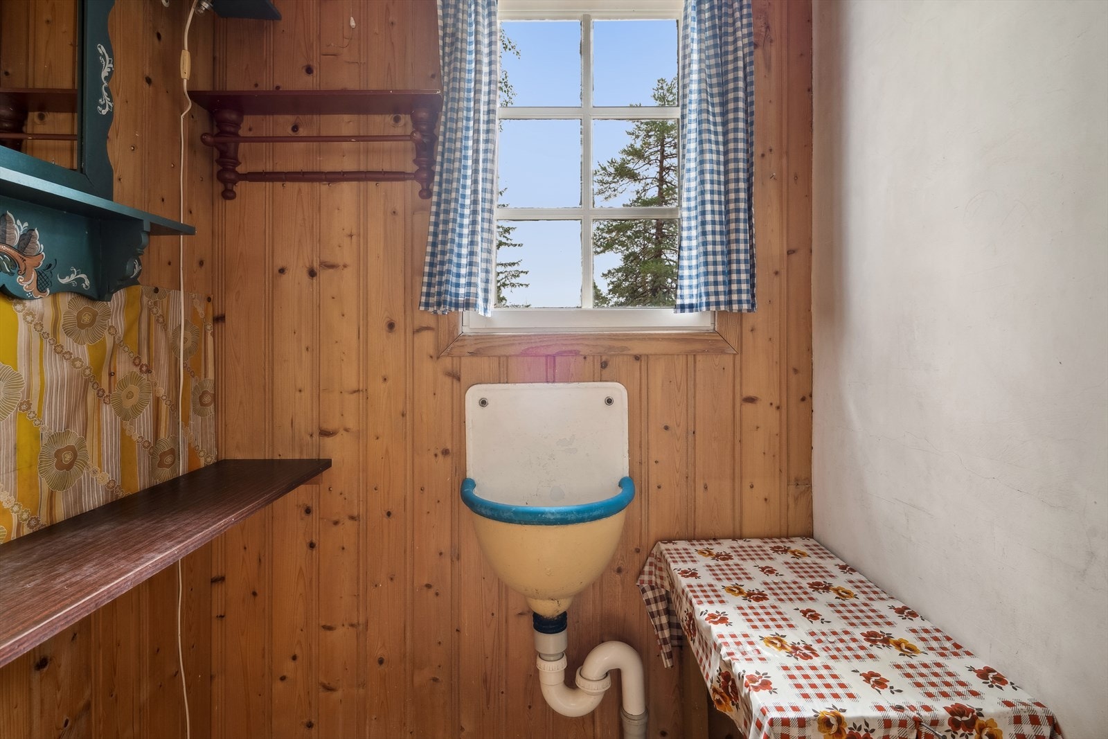 Vaskerom med utslagsvask Galleribilde