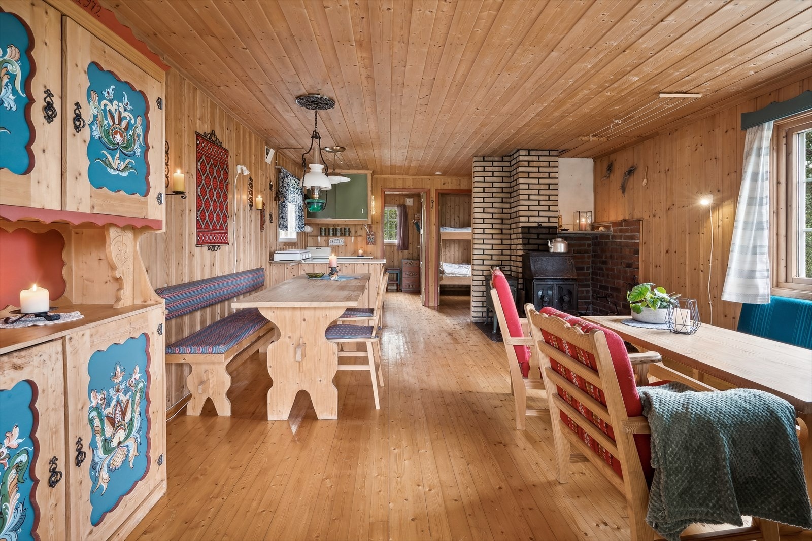 Enkel og koselig hytte. Galleribilde