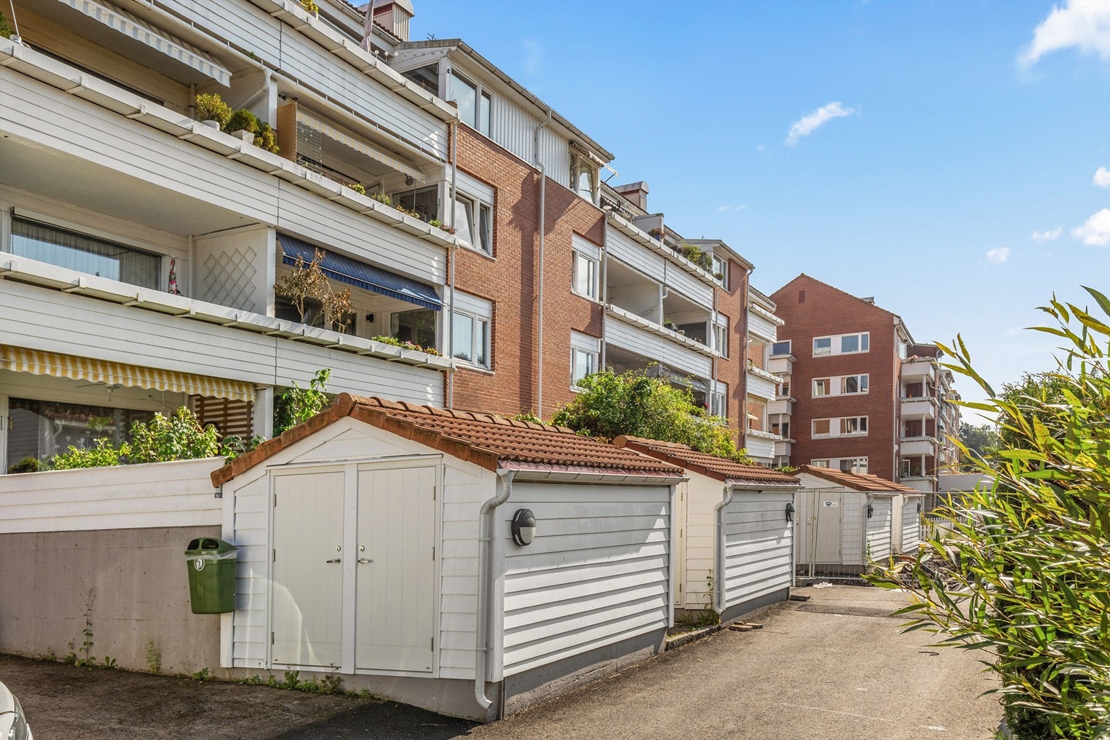 Leiligheten disponerer en bod i utvendig bodbygg og en bod på loft Galleribilde