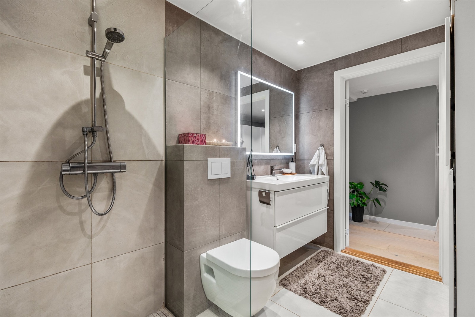 Badet er fra 2019 og har god størrelse og fin layout Galleribilde