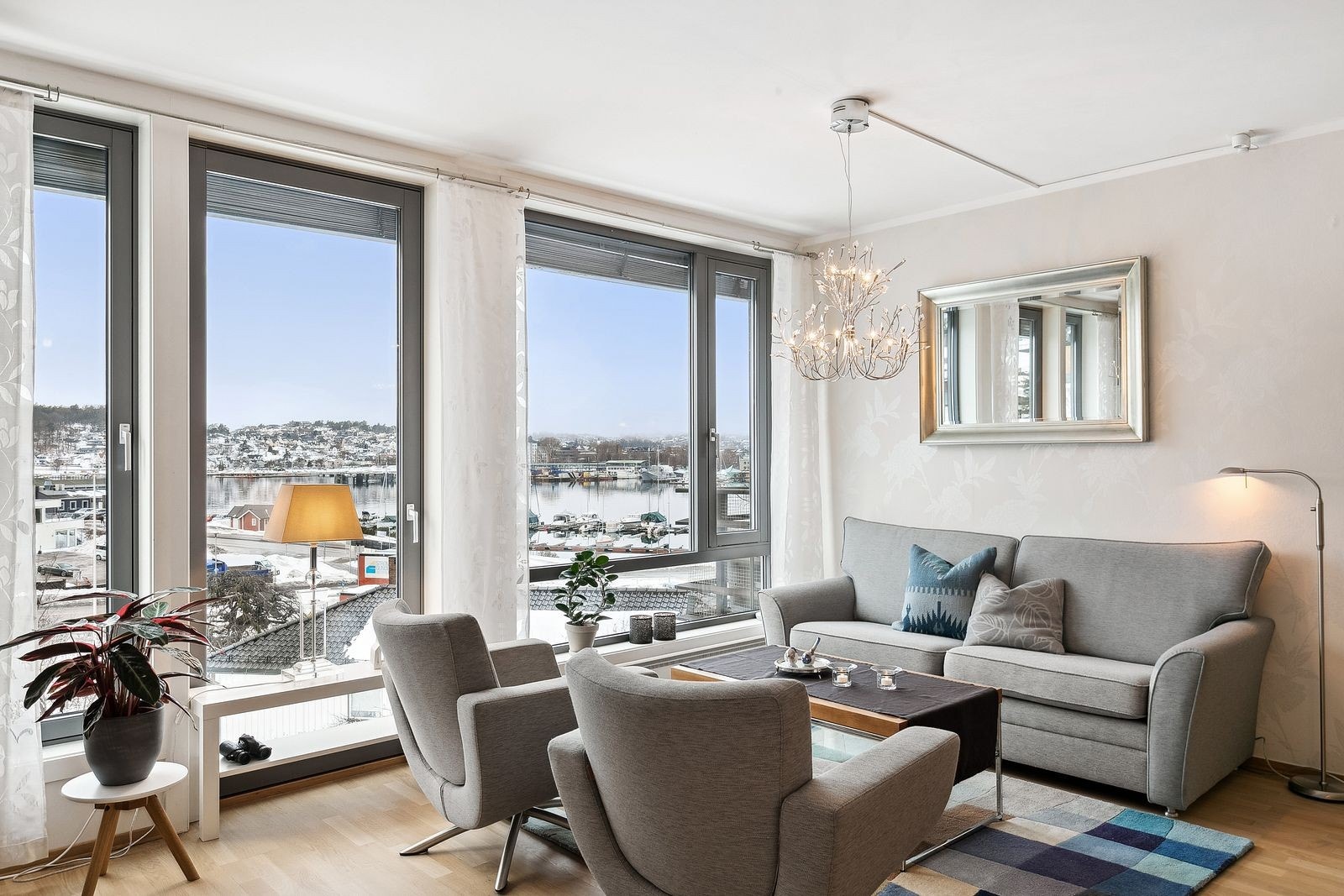 Stuen har en herlig og luftig atmosfære. Galleribilde