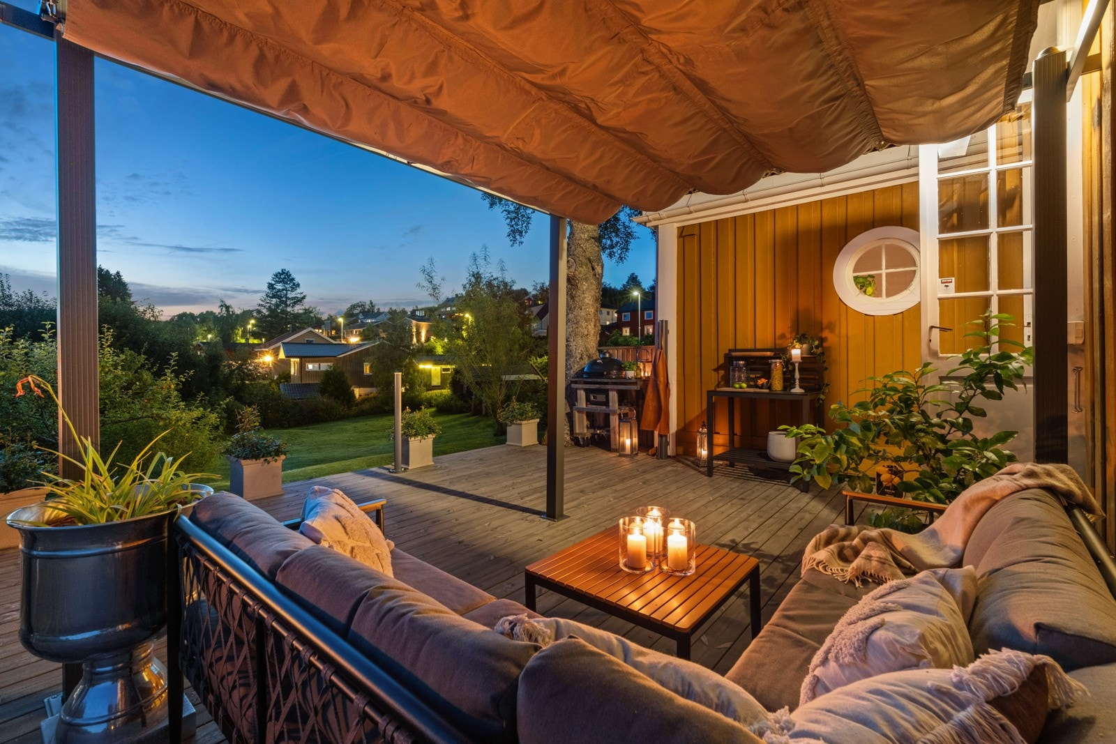 Eiendommen er helhetlig anlagt og restaurert på et nivå som hører hjemme i særklasse. Galleribilde