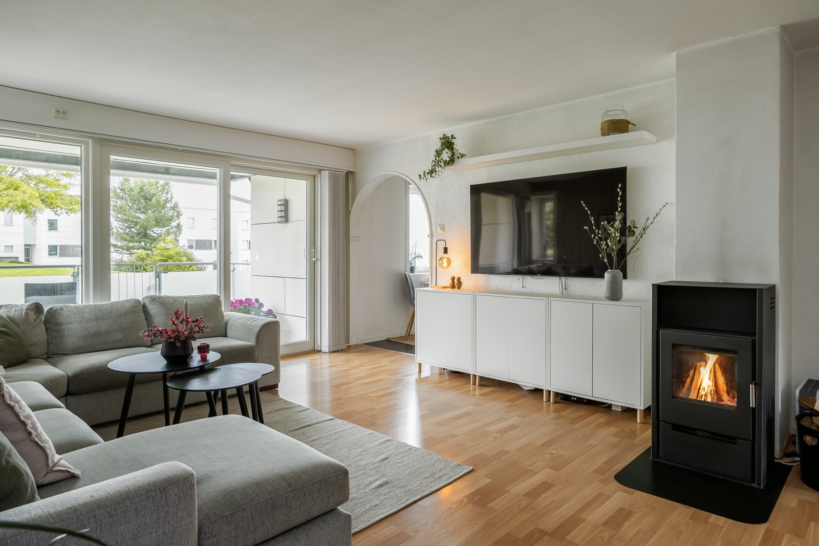 Fin stemning og god varme med vedovn. Galleribilde